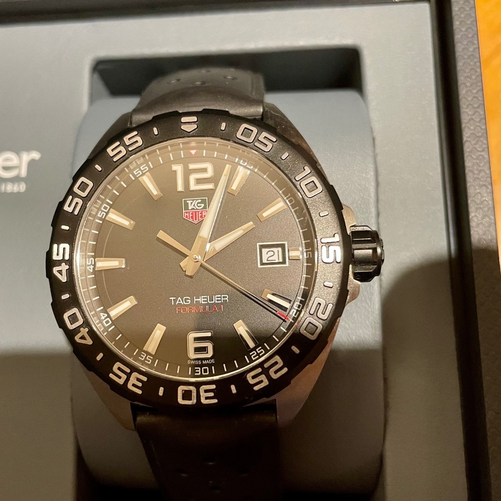 Mens TAGHeuer Formula 1 watch
